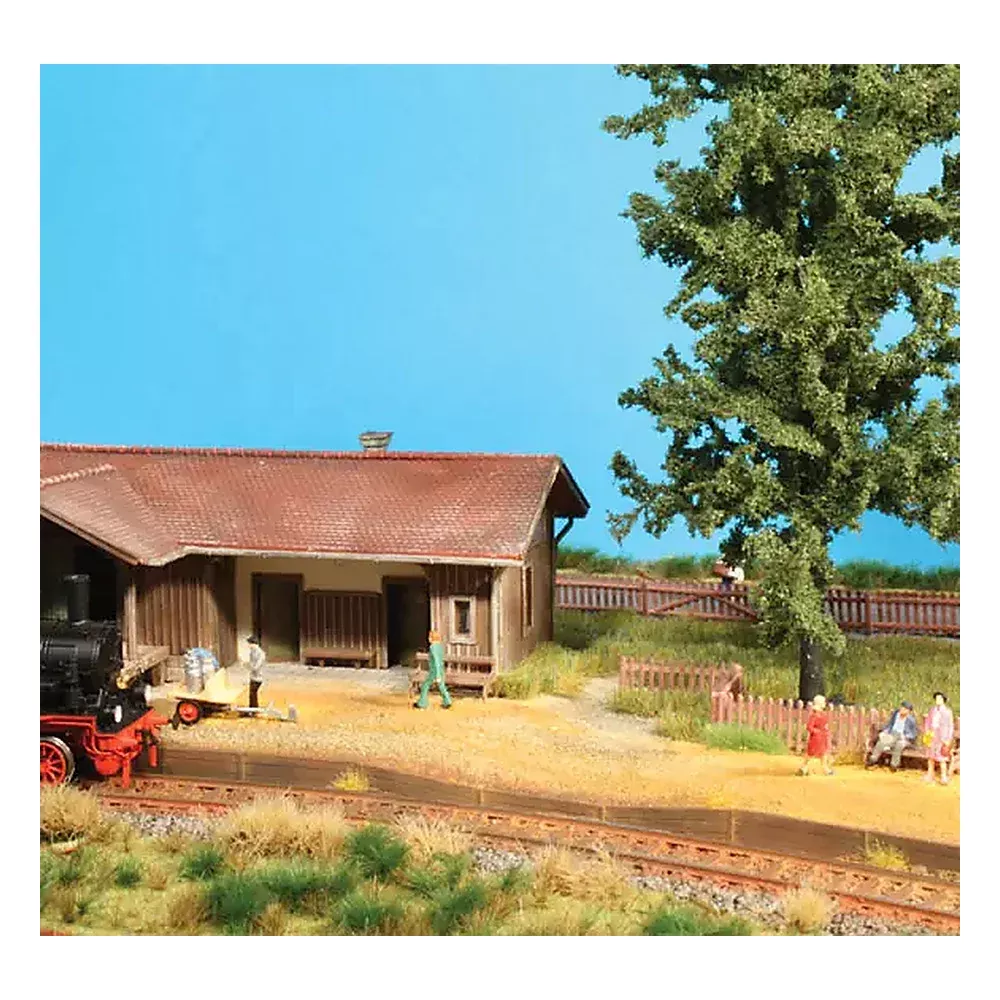 Brawa 94003 HO Scale Station Platform Edge – Kit (Plastic) — Wood Railroad Ties 17-1/8″ 43.4cm Total Length Including End Ramp Sections