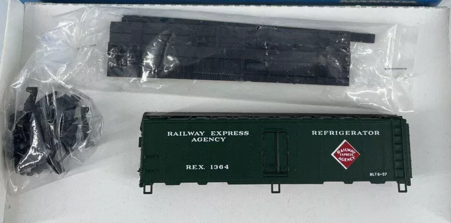 Mantua Heavies 733-131 HO Scale 40′ Reefer Car Kit REA 1364