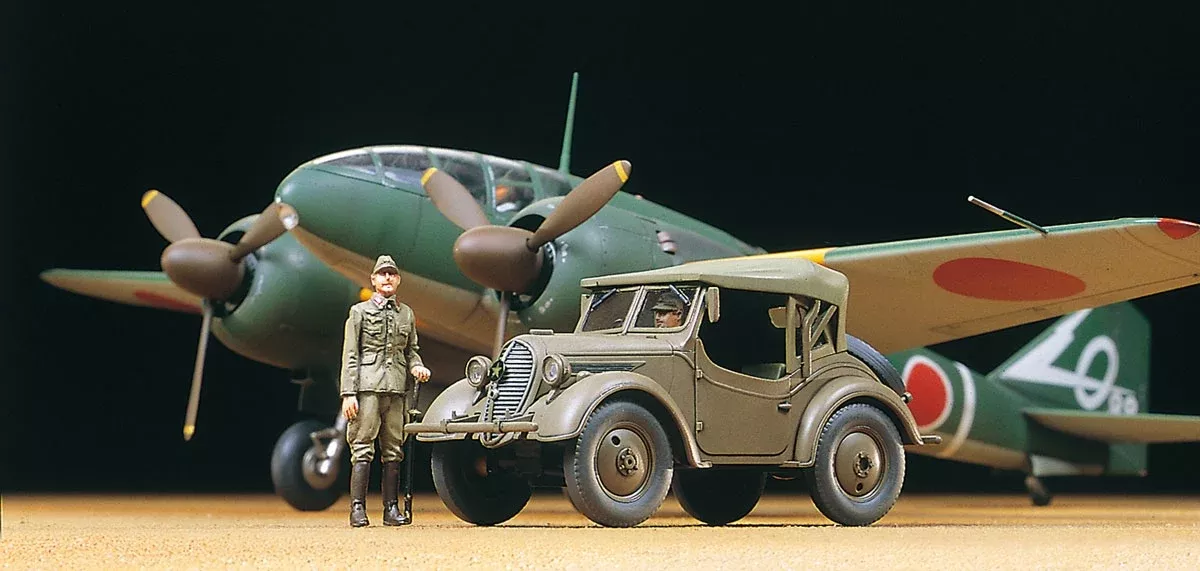 Tamiya 25217 1/48 Mitsubishi Ki-46 III Type 100 & 4x4 Light Vehicle Kurog