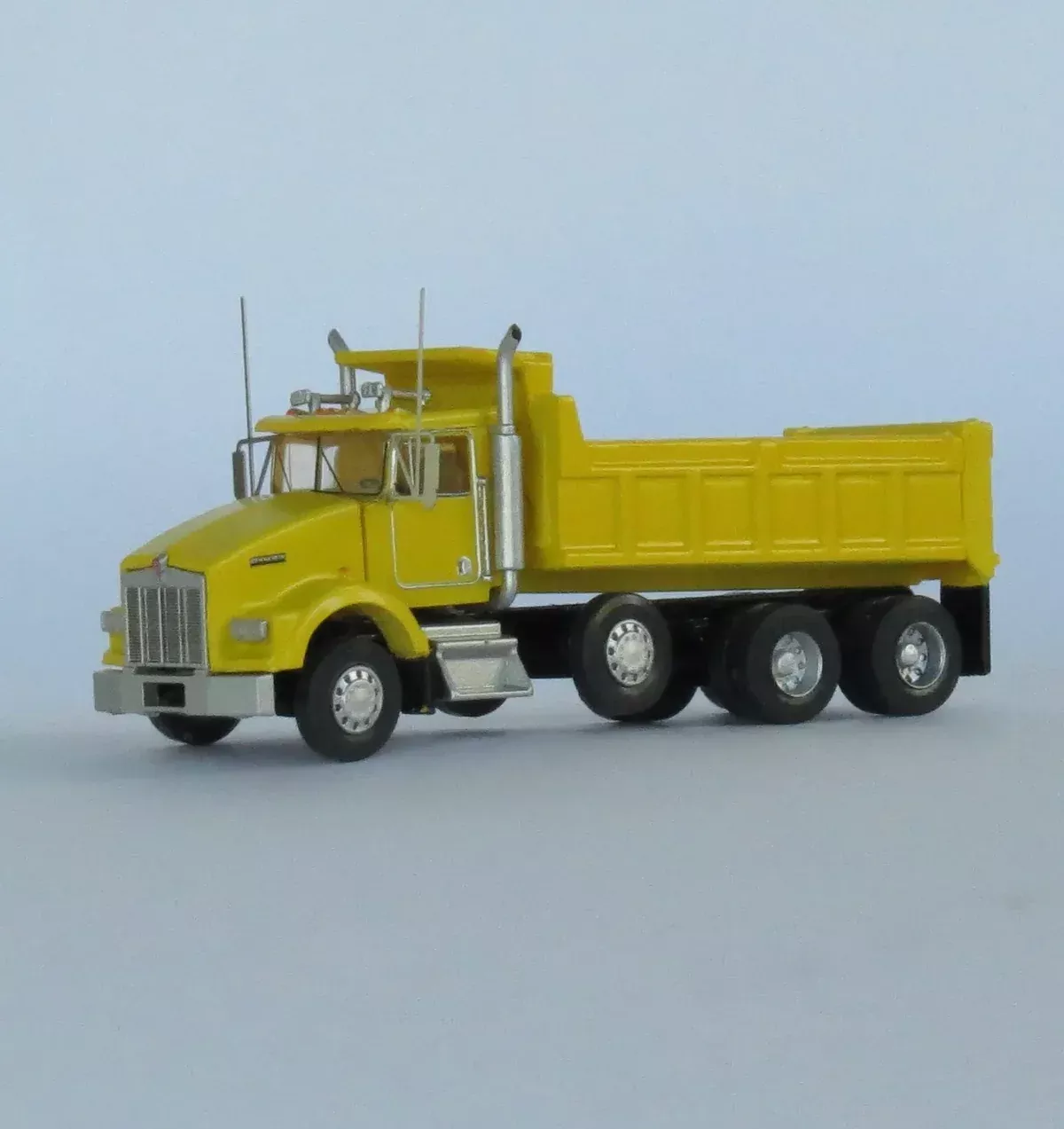 Trainworx 48075 N Scale Kenworth T800 Dump Truck