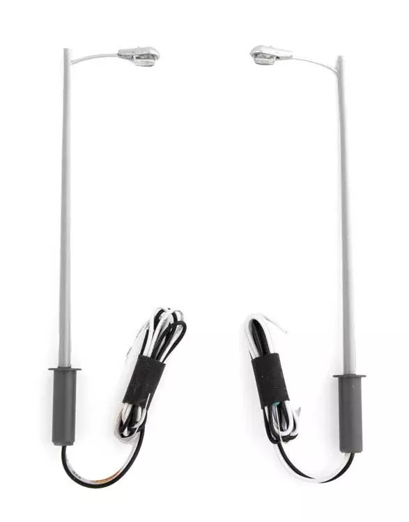 Walthers SceneMaster 949-4803 HO Scale LED Tear Drop Style Streetlight